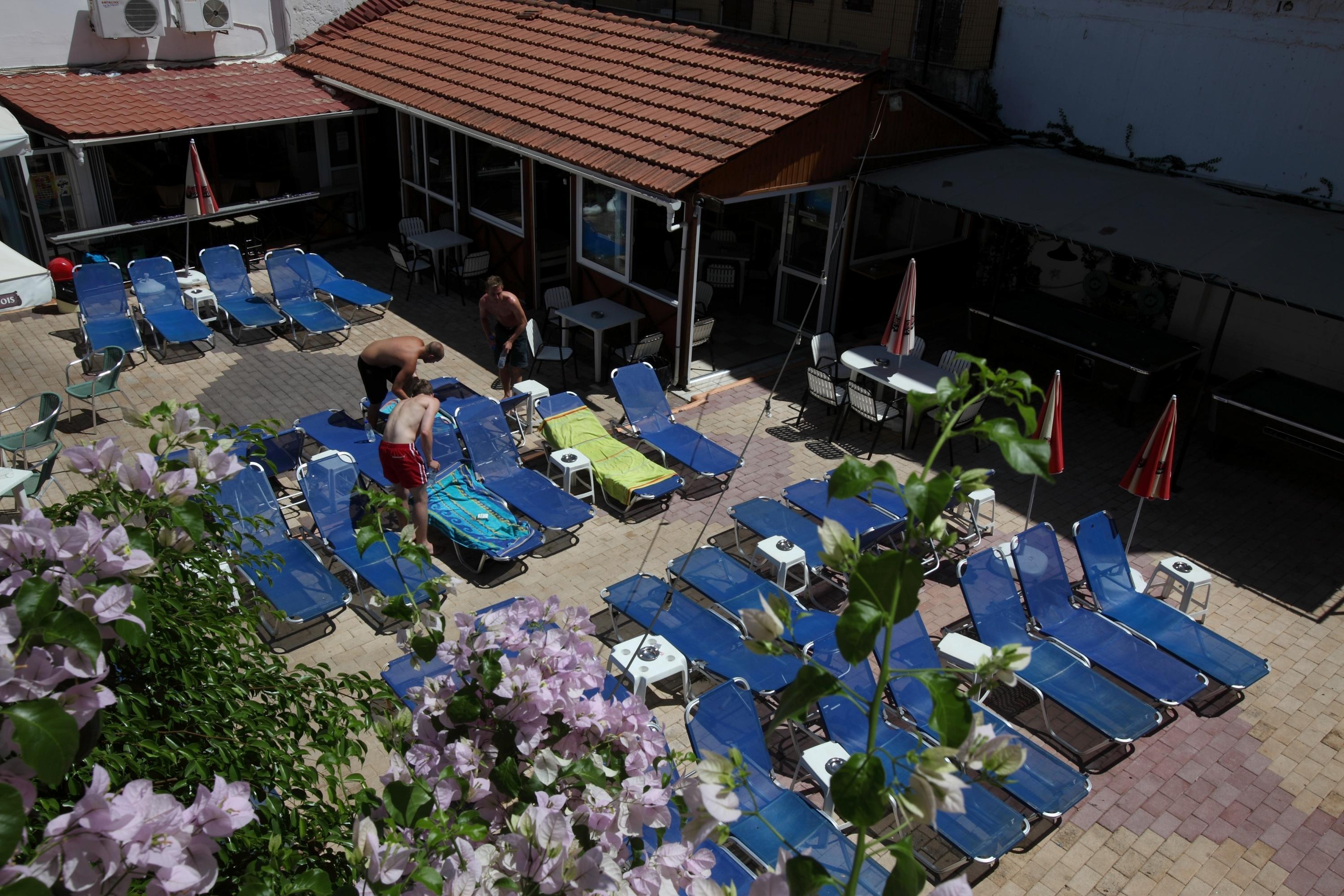 Happy Days Aparthotel Mália Exterior foto